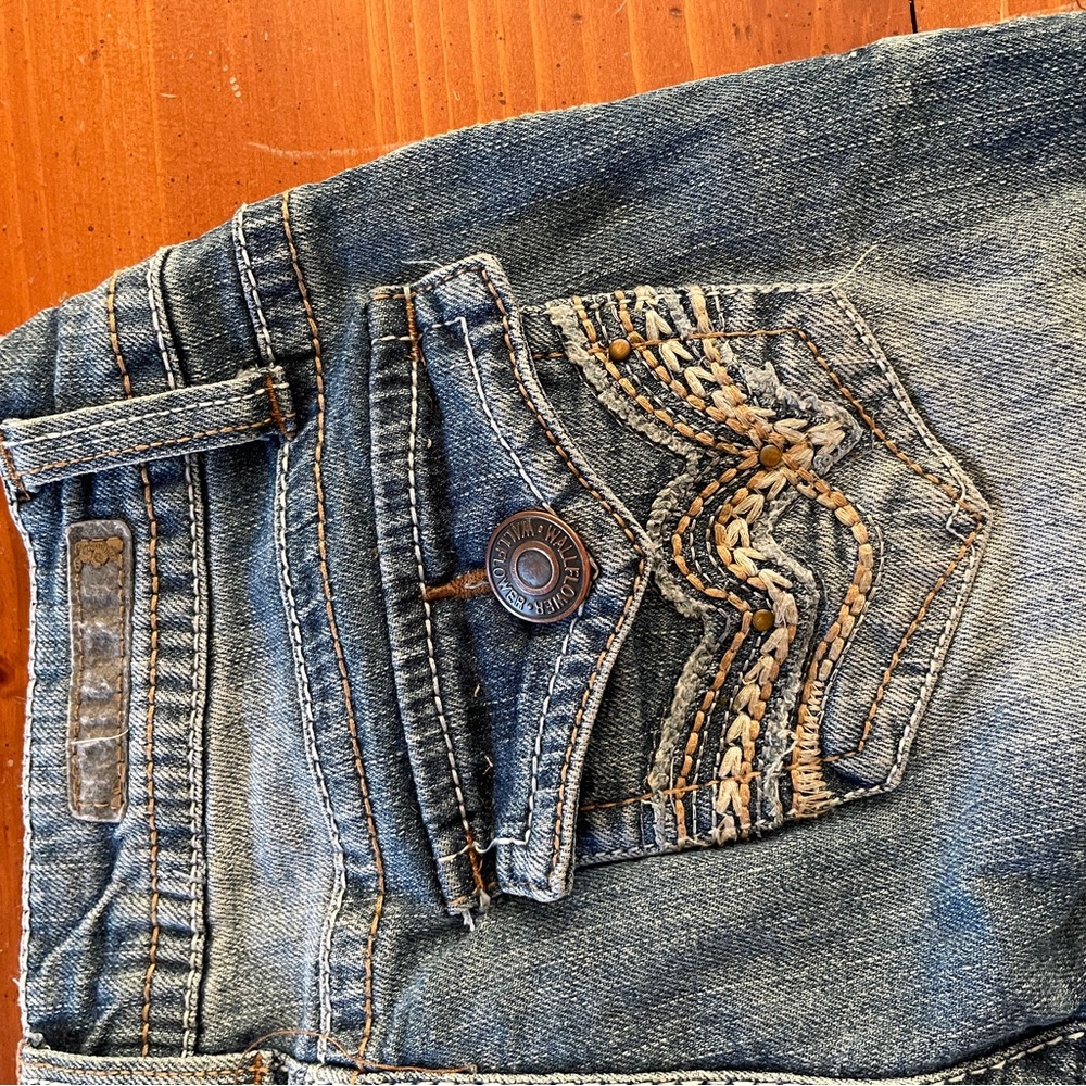 Wallflower junior’s Faded Blue Boot Cut Jeans - Picture 6 of 6